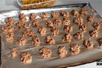 Шоколадные хрустелки с изюмом. 150 г молочного шоколада ( например Milka) 50 г кукурузных хлопьев ...