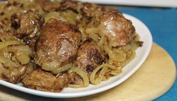 Куриная печень с луком.на 100грамм - 162.29 ккалБ/Ж/У - 11.51/10.31/6.37Ингредиенты:Печень куриная — ...