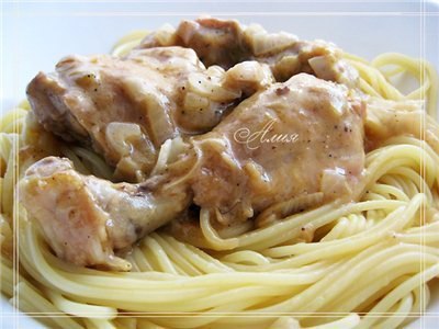 Гедлибже (курица в сметане по-кабардински).Курочку почистить, разобрать по суставам (не рубить), ...