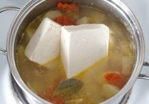 Сырный суп (с плавленным сырком) с курицей .Ингредиенты: Куриная грудка — 1-2 шт. Картофель — 2-3 ... - 6