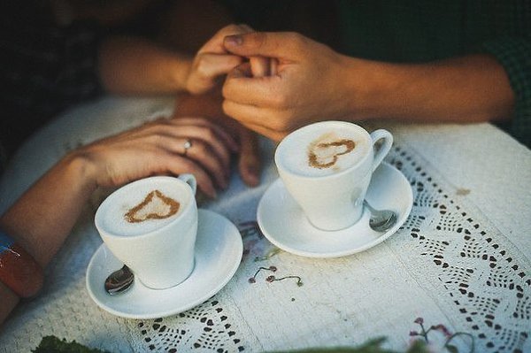 Мужчина, дающий женщине ощущение, что она ему необходима, при прочих равных условиях, выиграет любую ...