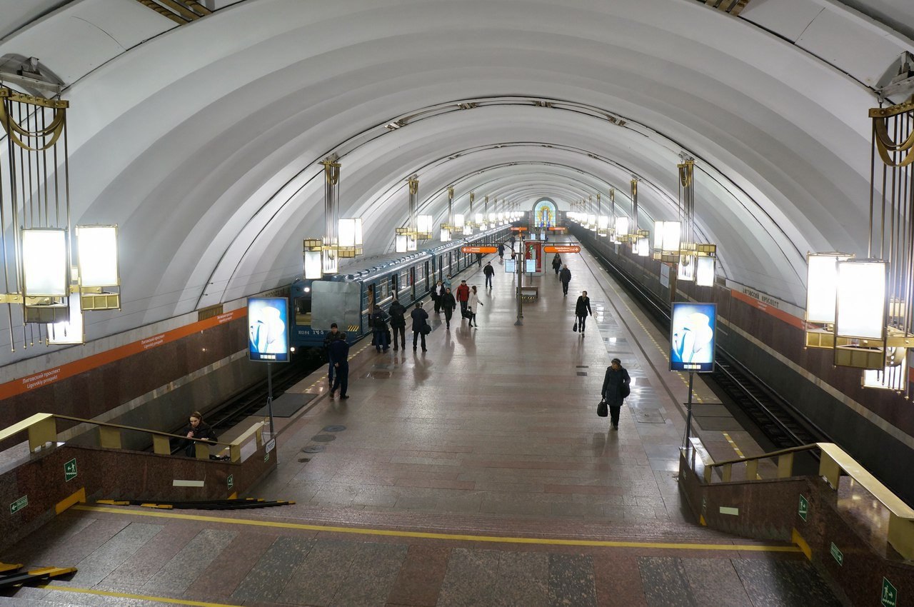 Wi-Fi в петербургском метро появится на оранжевой линии. В 2017-м посидеть в интернете в вагонах ...