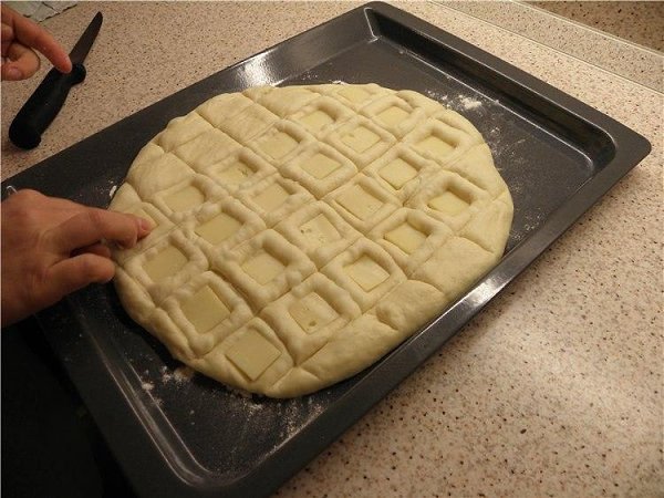 Погача (словенская кухня).Вообще, погача- это вид низкого хлеба . Очень популярна на Балканах и как ... - 5