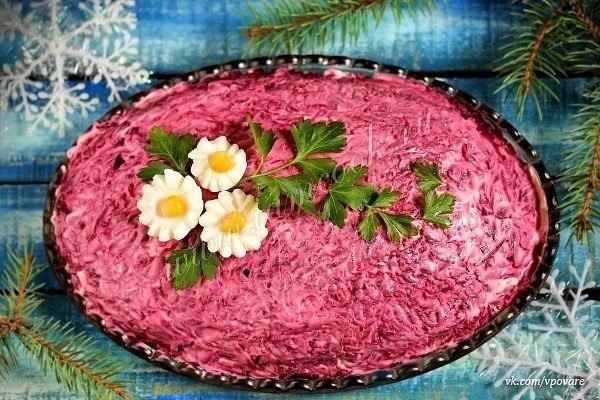 Салат «скумбрия под шубой».Ингредиенты:Картофель - 3 шт; Яйцо куриное - 3 шт; Морковь - 1 шт; Свекла ... - 3