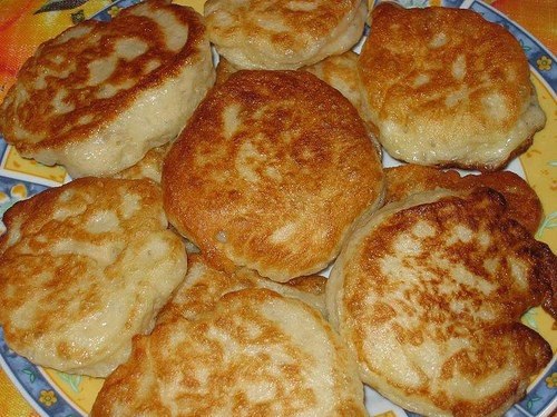 Дрожжевые оладьи. Воздушные, пористые оладьи, заставляющие забыть про все на свете и окунуться в ...