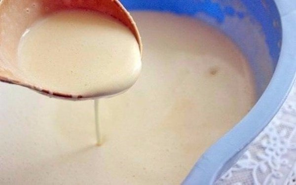 Заварные блины на молоке.Приготовление:1. Взять пол-литра молока.2. 2 яйца взбить венчиком.3. ... - 2