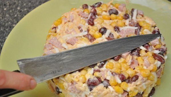 САЛАТ С ЧЕСНОЧНЫМИ СУХАРИКА.Обожаю такую вкуснятину ИНГРЕДИЕНТЫ: черствый хлеб для сухариков – 2-3 ... - 6