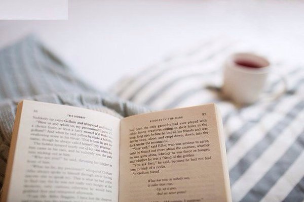 10 книг, которые захватывают с первой фразы.1. Рубен Давид Гонсалес Гальего — «Белое на черном»«Я — ...