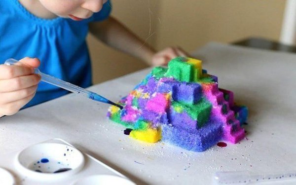 10 удивительных игр для детей. Все очень просто! 1. Светящаяся вода Чтобы вода в ванной светилась, ... - 6