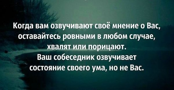 Осенний ангел прячется в дождях. В листве янтарной, в переливах света, Теряется на шумных площадях И ...