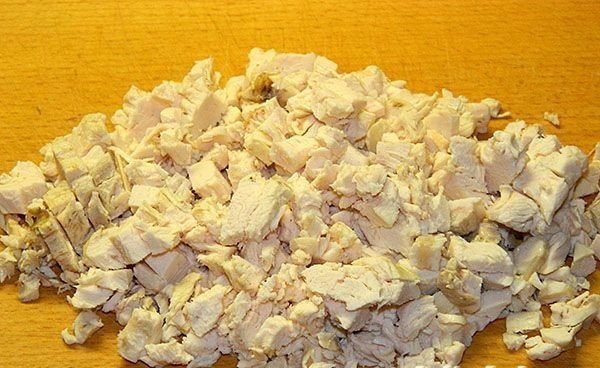 Легкая запеканка из куриной грудки .Ингредиенты: - 300 гр варёного куриного мяса (филе) - 2 ст. л. ... - 2