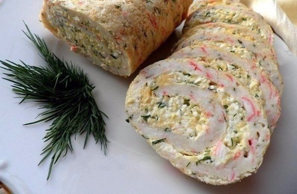 Рулет из крабовых палочек.Очень вкусная, нежная и яркая закуска в виде рулета. Ингредиенты:- 200 г ...