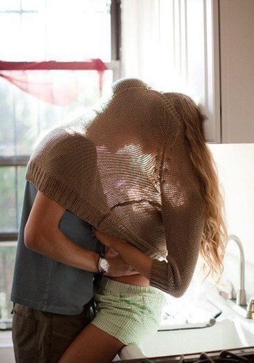 И чтобы жизнь могла сложиться - нужно семьи создавать. Не с тем, с кем хочется ложиться, а с тем, с ... - 4