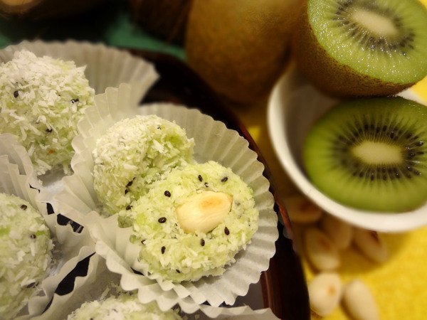 Домашние «Рафаэлло» с киви и орехами. Конфеты могут быть не только вкусными, но и очень полезными — ...