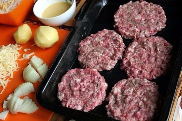 Стожки — блюдо из мясного фарша.Ингредиенты:Фарш мясной — 0,5 кгОтварные вкрутую яйца — 3 шт.Лук ... - 2