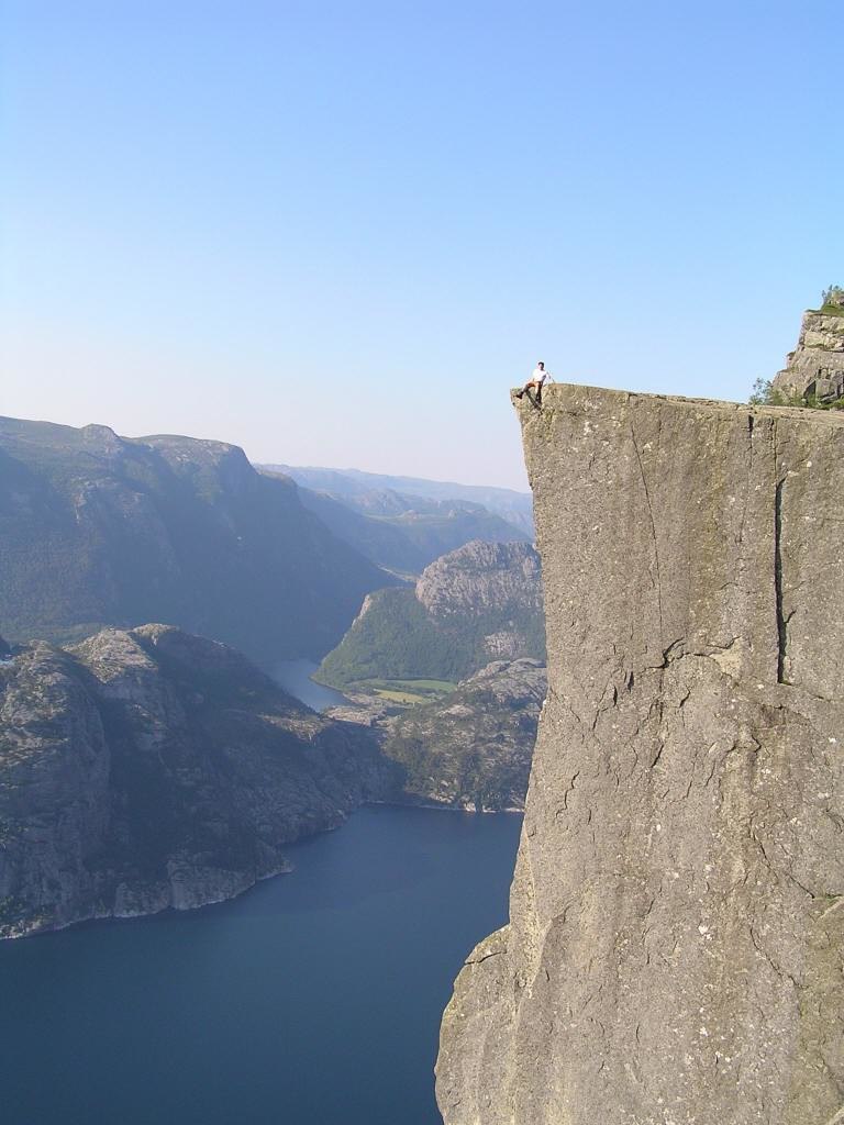    (Preikestolen).       .    ,  ... - 8