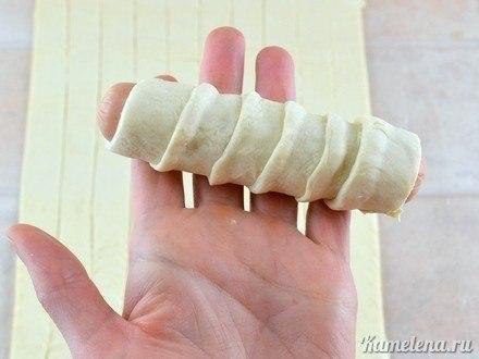 Рецепт на скорую руку. Сосиски в тесте.Простая и неизменно вкусная выпечка с ... - 5