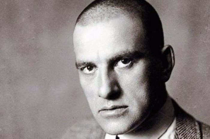 Одна из самых трогательных историй жизни Маяковского произошла с ним в Париже, когда он влюбился в ...