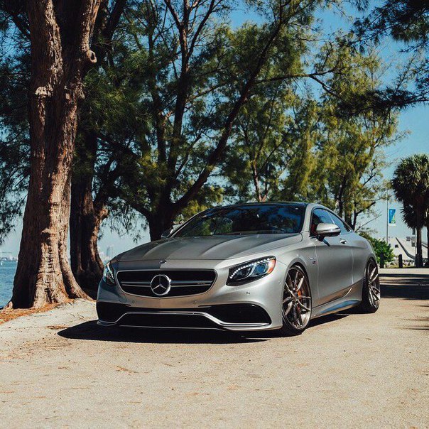 Mercedes-Benz S63 AMG Coupe