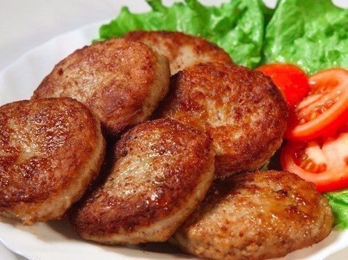 Самые вкусные в мире котлеты.Ингредиенты:Фарш из индейки или курицы (я готовлю из индейки) - 800 ...