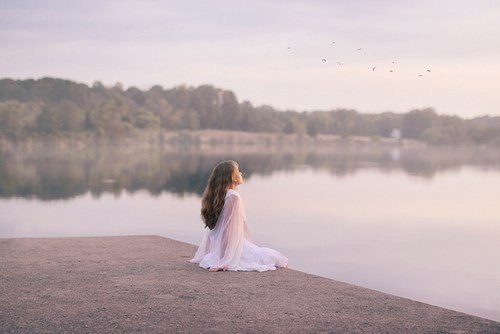 Каждый день судьбу благодарю. Каждый вечер подвожу итоги. Не сверяюсь по календарю, Дорожу сегодня ...