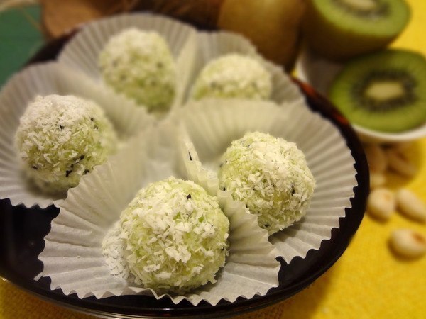 Домашние «Рафаэлло» с киви и орехами. Конфеты могут быть не только вкусными, но и очень полезными — ... - 2