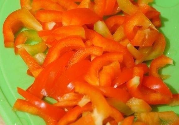 Салат с курицей и морковью по-корейски.Представленный салат готовится очень быстро, при этом, ... - 5
