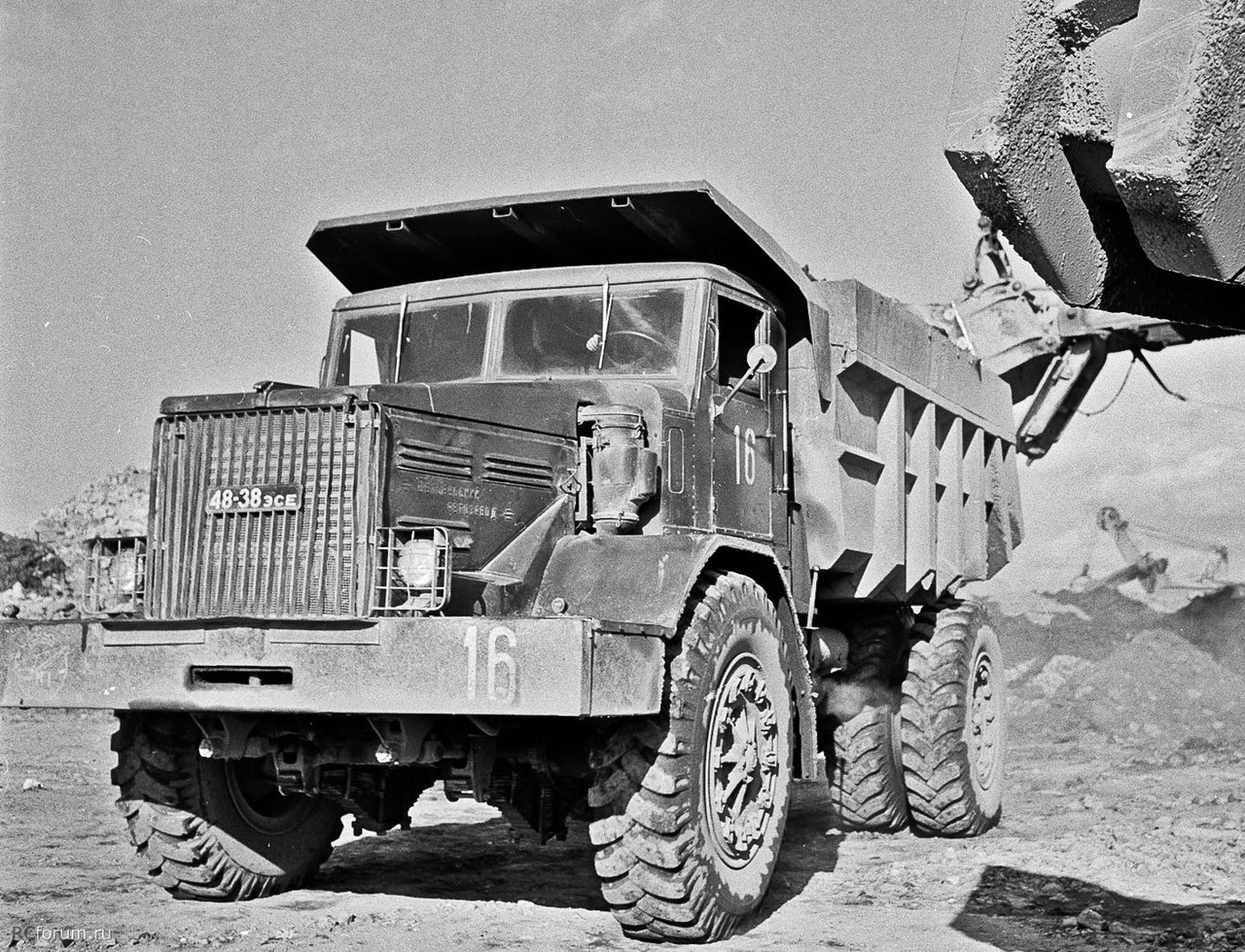 Грузовик маз 525. Карьерный самосвал маз 525. Маз-525 хтту. Троллейвоз маз-525 хтту. Троллейвоз маз-525.