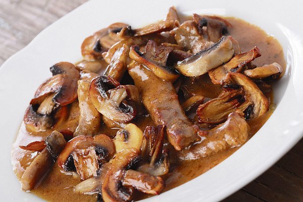 Нежная говядина с соусом и грибами.на 100грамм - 106.42 ккалБ/Ж/У - ...