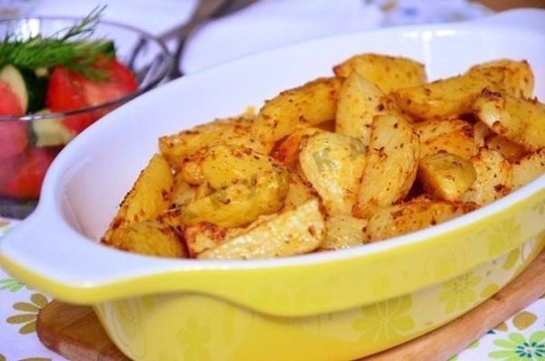 Топ-9 Самых вкусных рецептов приготволения блюд из картофеля.1. ЗАПЕЧЕННЫЙ КАРТОФЕЛЬ С ПРИПРАВАМИ И ... - 5