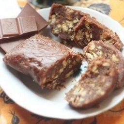 Чайная колбаска.Ингредиенты:- Печенье (любое) - 600 г- Какао - 3 ст.л.- Молоко - 150 мл- Масло ...
