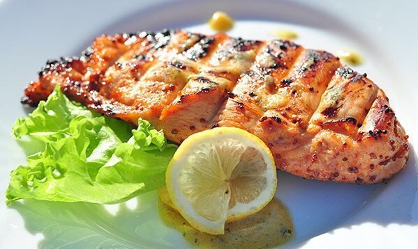 Сочная куриная грудка на скорую руку . на 100грамм - 103.48 ккал. Б/Ж/У - 18.22/1.7/2.12 ...