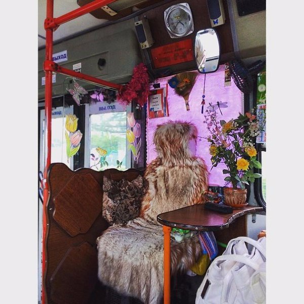Место кондуктора в омском автобусе.