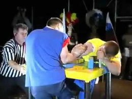 ���������� ����� ��������� ������ vs ������ Armwrestling
