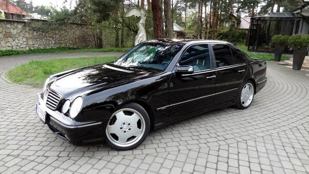 Mercedes-Benz E55 AMG - 2