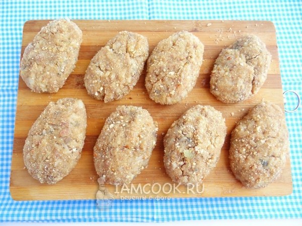 КОТЛЕТЫ ИЗ СВЕЖЕМОРОЖЕНОЙ СКУМБРИИ.Из свежемороженой скумбрии можно приготовить сочные, нежные и ... - 7