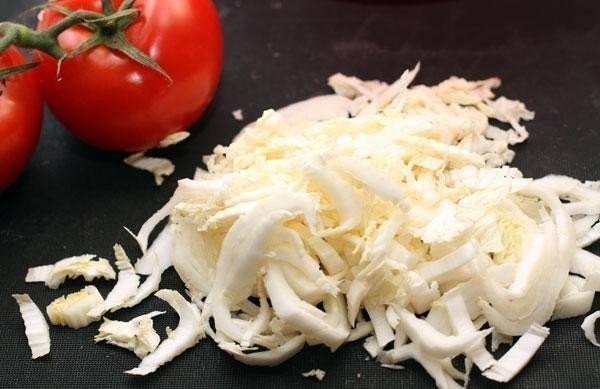 ОЧЕНЬ ВКУСНЫЙ САЛАТ .Ингредиенты:- Китайский салат (китайская капуста) 100 г- Помидоры красные 200 ... - 2