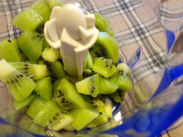 Домашние «Рафаэлло» с киви и орехами. Конфеты могут быть не только вкусными, но и очень полезными — ... - 3