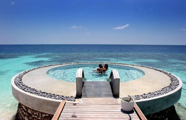    .  Huvafen Fushi - 7
