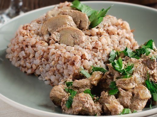 Топ-9 вкуснейших блюд с гречкой.1. Гречка-по купеческиИнгредиенты: 300-400 гр. мяса 1 стакан гречки ... - 7