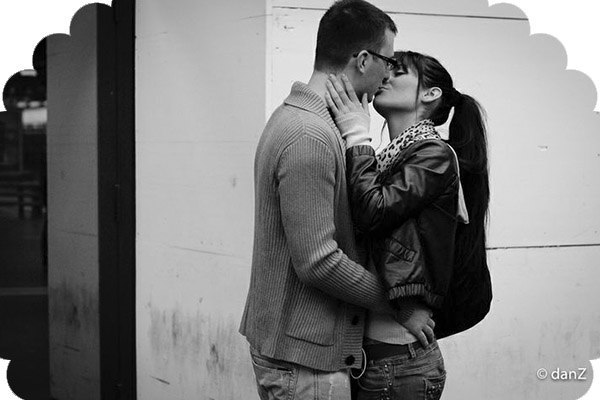 А человеку нужен крепкий чай, А не меха, какие подороже. И просто слышать: — как же я скучал! И ...