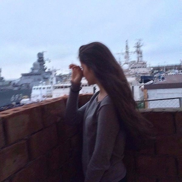 — Ненавижу себя за то, что все воспринимаю близко к сердцу.