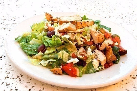 6 ДИЕТИЧЕСКИХ РЕЦЕПТОВ САЛАТОВ ИЗ КУРИЦЫ! Они разнообразны, полезны и очень вкусны! Сохрани себе! 1. ... - 5