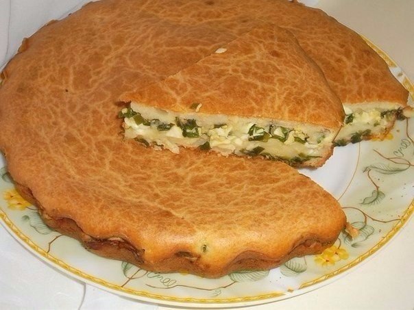 Заливной пирог с зелёным луком и яйцом .Ингредиенты: Сметана — 350 г Масло сливочное — 150 г Мука — ...