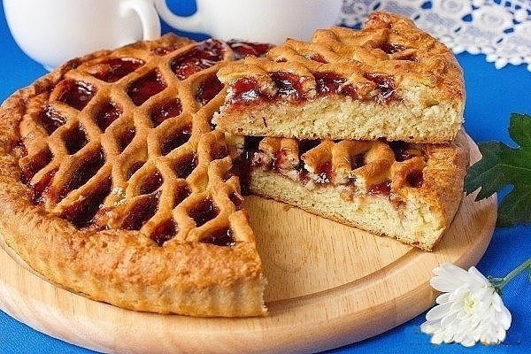 ТОРТ БЕЗ ВЫПЕЧКИ.Ингредиенты:- печенье 24 шт + несколько штучек на обсыпку- 250 грамм творога- 5 ст. ... - 4