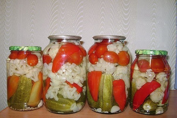 Маринованное ассорти с цветной капустой .На 3-х литровую банку: Овощи в любых пропорциях сколько ...