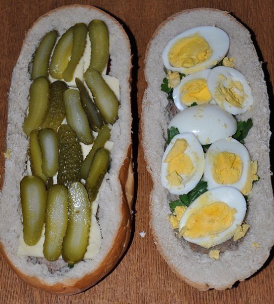 Фаршированный батон.Ингредиенты:-1 батон-котлеты мясные-яйца куриные отварные-маринованные ... - 3