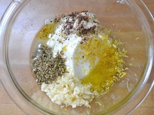 Куриные голени в сметанном маринаде. Для курицы существует множество различных вариантов маринада и ... - 4