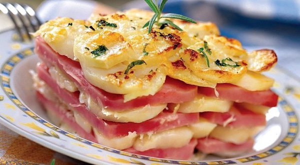 ТОП-6 САМЫХ ВКУСНЫХ ЗАПЕКАНОК. 1. КУРИНАЯ ЗАПЕКАНКА ИНГРЕДИЕНТЫ: - 1,2 кг. куриного фарша - 4 ...