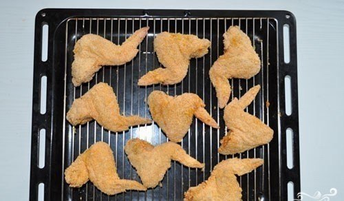 Хрустящие куриные крылышки.Это блюдо всегда принимают на